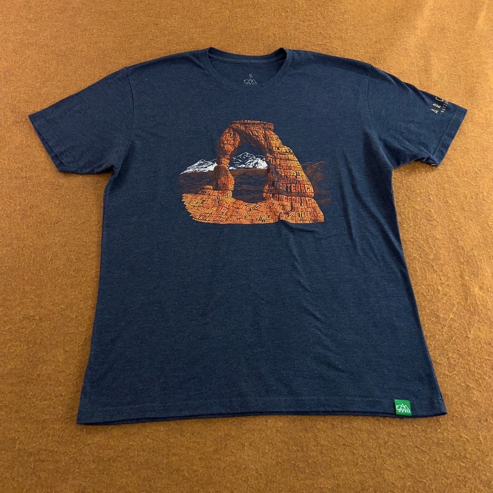 Wild Tribute Mens XL Navy Arches National Park Delicate Arch Graphic T-Shirt